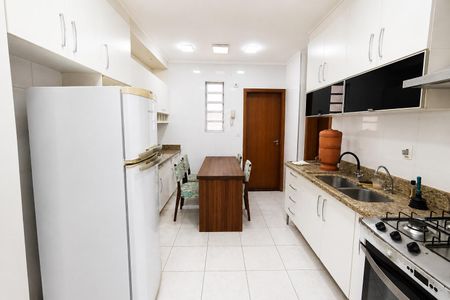 Cozinha de apartamento para alugar com 3 quartos, 114m² em Consolação, São Paulo