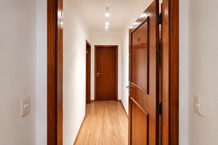 Corredor de apartamento para alugar com 3 quartos, 114m² em Consolação, São Paulo