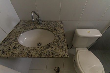 Casa de condomínio para alugar com 62m², 3 quartos e 1 vaga Casa de condomínio para alugar com 62m², 3 quartos e 1 vagaBanheiro da Suíte 1