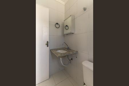 Casa de condomínio para alugar com 62m², 3 quartos e 1 vaga Casa de condomínio para alugar com 62m², 3 quartos e 1 vagaBanheiro da Suíte 1