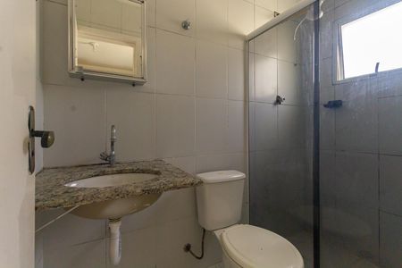 Banheiro da Suíte 1 de casa de condomínio para alugar com 3 quartos, 62m² em Vila Nova Savoia, São Paulo