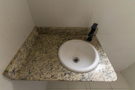 Casa de condomínio para alugar com 62m², 3 quartos e 1 vaga Casa de condomínio para alugar com 62m², 3 quartos e 1 vagaBanheiro da Suíte 2
