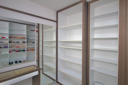 Apartamento para alugar com 320m², 4 quartos e 2 vagasCloset da Suite 1