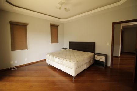 Casa de condomínio para alugar com 700m², 3 quartos e 2 vagasSuíte 3