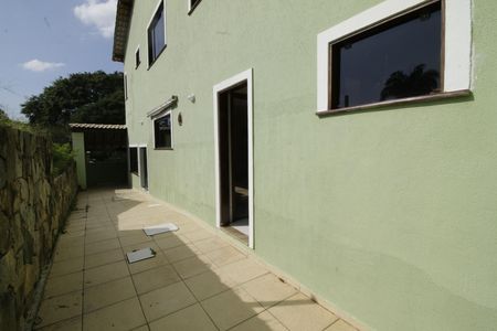Área de Serviço externa  de casa de condomínio para alugar com 3 quartos, 700m² em Jacarepaguá, Rio de Janeiro