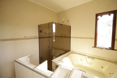 Casa de condomínio para alugar com 700m², 3 quartos e 2 vagasBanheiro da Suíte 3
