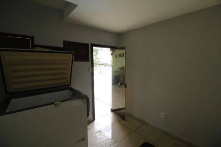 Casa de condomínio para alugar com 700m², 3 quartos e 2 vagasDespensa da piscina 