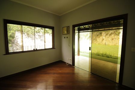 Quarto 2 de casa de condomínio para alugar com 3 quartos, 700m² em Jacarepaguá, Rio de Janeiro