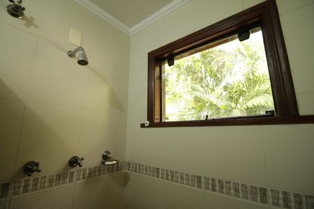 Casa de condomínio para alugar com 700m², 3 quartos e 2 vagasBanheiro