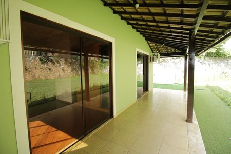 Casa de condomínio para alugar com 700m², 3 quartos e 2 vagasVaranda do quarto 1 e 2 