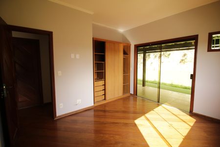 Casa de condomínio para alugar com 700m², 3 quartos e 2 vagasQuarto 1