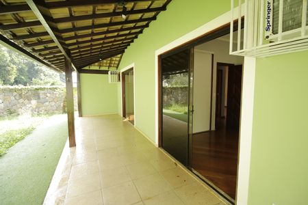 Casa de condomínio para alugar com 700m², 3 quartos e 2 vagasVaranda do quarto 1 e 2 