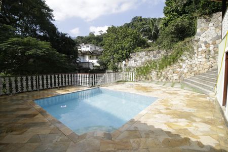 Casa de condomínio para alugar com 700m², 3 quartos e 2 vagasPiscina