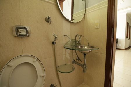 Casa de condomínio para alugar com 700m², 3 quartos e 2 vagasLavabo