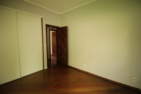Casa de condomínio para alugar com 700m², 3 quartos e 2 vagasQuarto 2