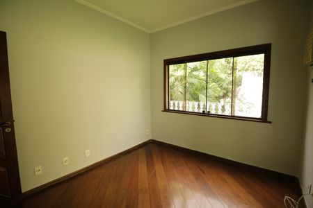 Casa de condomínio para alugar com 700m², 3 quartos e 2 vagasQuarto 2
