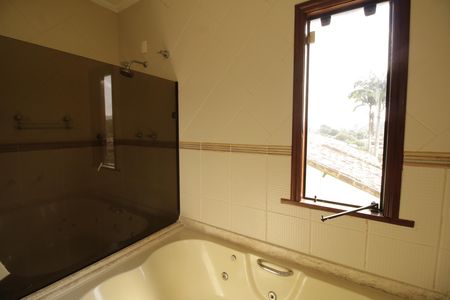 Casa de condomínio para alugar com 700m², 3 quartos e 2 vagasBanheiro da Suíte 3