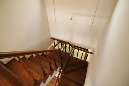 Casa de condomínio para alugar com 700m², 3 quartos e 2 vagasCloset