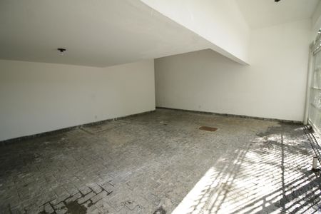 Garagem de casa de condomínio para alugar com 3 quartos, 700m² em Jacarepaguá, Rio de Janeiro