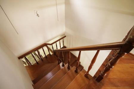 Casa de condomínio para alugar com 700m², 3 quartos e 2 vagasEscada