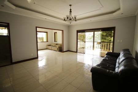 Casa de condomínio para alugar com 700m², 3 quartos e 2 vagasSala