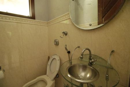 Casa de condomínio para alugar com 700m², 3 quartos e 2 vagasLavabo
