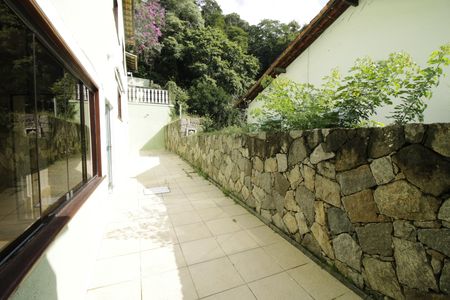 Casa de condomínio para alugar com 700m², 3 quartos e 2 vagasÁrea de Serviço externa 