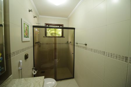 Casa de condomínio para alugar com 700m², 3 quartos e 2 vagasBanheiro