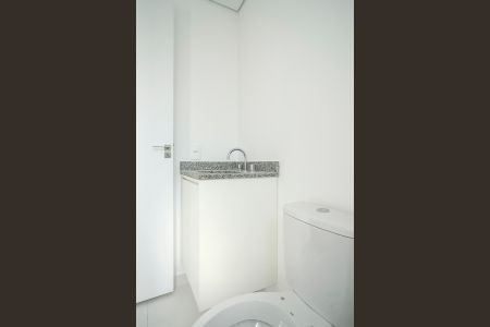 Banheiro da suíte de apartamento à venda com 2 quartos, 72m² em Vila Caminho do Mar, São Bernardo do Campo