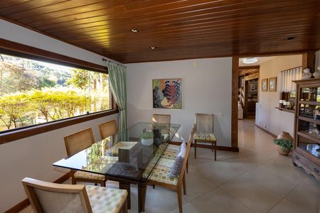 Casa de condomínio à venda com 400m², 4 quartos e 6 vagas Casa de condomínio à venda com 400m², 4 quartos e 6 vagasSala de Jantar