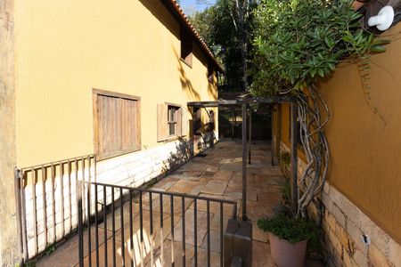 Quintal de casa de condomínio à venda com 4 quartos, 400m² em Vila D’el Rey, Nova Lima