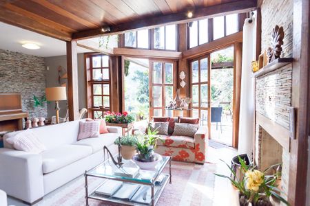 Casa de Condomínio à venda com 4 quartos, 400m² em Vila D’el Rey, Nova Lima
