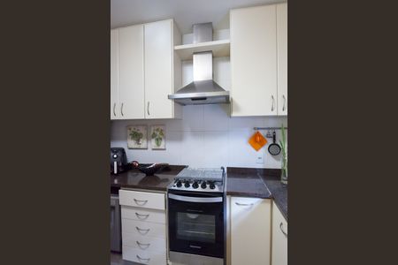 Casa de condomínio à venda com 400m², 4 quartos e 6 vagas Casa de condomínio à venda com 400m², 4 quartos e 6 vagasCozinha