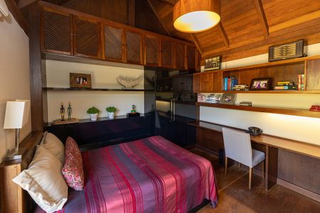 Casa de condomínio à venda com 400m², 4 quartos e 6 vagas Casa de condomínio à venda com 400m², 4 quartos e 6 vagasQuarto 1