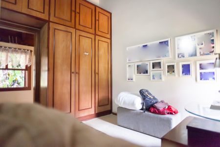 Casa de condomínio à venda com 400m², 4 quartos e 6 vagas Casa de condomínio à venda com 400m², 4 quartos e 6 vagasquarto 3