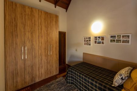 Casa de condomínio à venda com 400m², 4 quartos e 6 vagas Casa de condomínio à venda com 400m², 4 quartos e 6 vagasQuarto 3