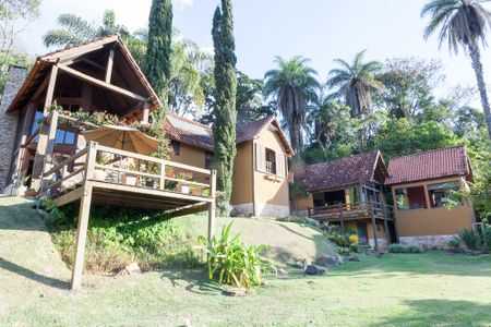 Quintal de casa de condomínio à venda com 4 quartos, 400m² em Vila D’el Rey, Nova Lima