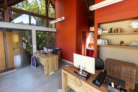 Escritório de casa de condomínio à venda com 4 quartos, 400m² em Vila D’el Rey, Nova Lima
