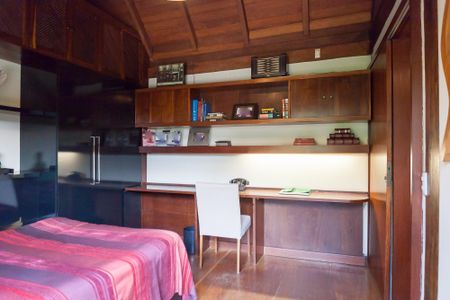 Casa de condomínio à venda com 400m², 4 quartos e 6 vagas Casa de condomínio à venda com 400m², 4 quartos e 6 vagasquarto 1