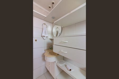 Apartamento à venda com 68m², 2 quartos e 1 vaga Apartamento à venda com 68m², 2 quartos e 1 vagaBanheiro