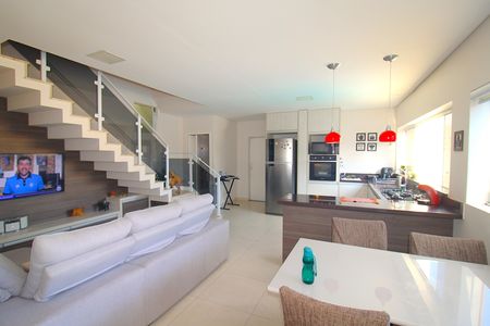Casa à venda com 3 quartos, 660m² em Vila Roque, São Paulo