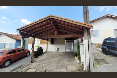 Casa de condomínio para alugar com 50m², 2 quartos e 2 vagas Casa de condomínio para alugar com 50m², 2 quartos e 2 vagasFachada