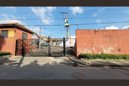 Casa de condomínio para alugar com 50m², 2 quartos e 2 vagas Casa de condomínio para alugar com 50m², 2 quartos e 2 vagasFachada e portaria