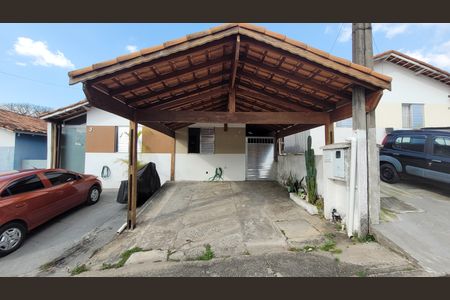 Casa de condomínio para alugar com 50m², 2 quartos e 2 vagas Casa de condomínio para alugar com 50m², 2 quartos e 2 vagasFachada
