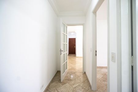 Apartamento à venda com 57m², 2 quartos e 1 vaga Apartamento à venda com 57m², 2 quartos e 1 vagaCorredor dos quartos