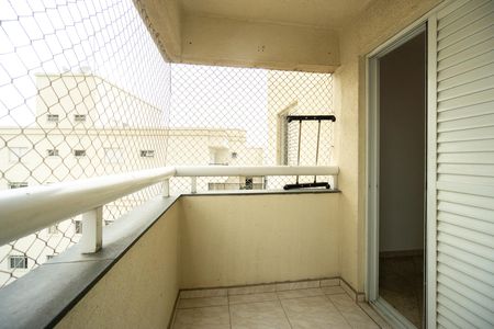 Apartamento à venda com 57m², 2 quartos e 1 vaga Apartamento à venda com 57m², 2 quartos e 1 vagaVaranda