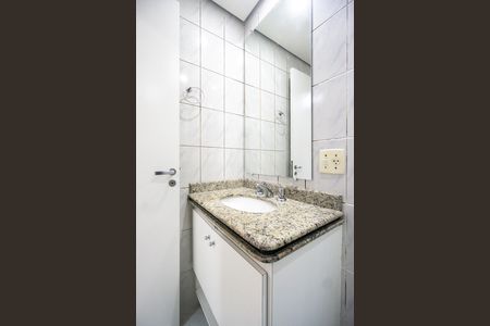 Apartamento à venda com 57m², 2 quartos e 1 vaga Apartamento à venda com 57m², 2 quartos e 1 vagaBanheiro da suíte