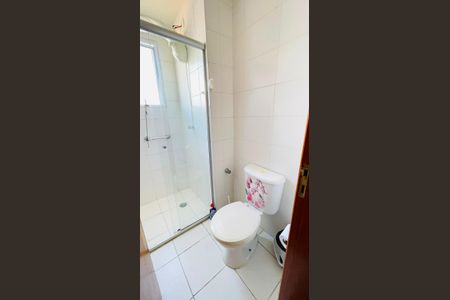 Banheiro de apartamento para alugar com 2 quartos, 50m² em Jardim Helena, Cotia