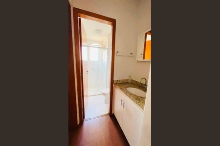 Apartamento para alugar com 50m², 2 quartos e 1 vaga Apartamento para alugar com 50m², 2 quartos e 1 vagaPia do banheiro