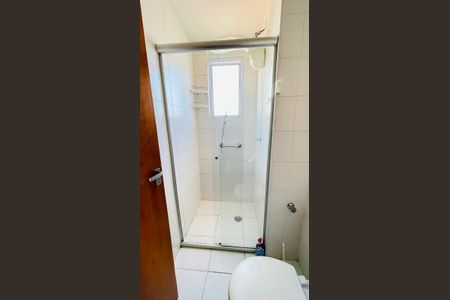 Banheiro de apartamento para alugar com 2 quartos, 50m² em Jardim Helena, Cotia